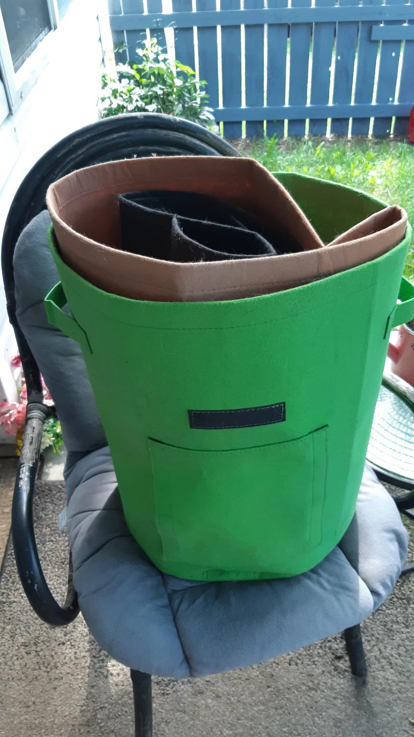 3 potato pjanters with bottom front window