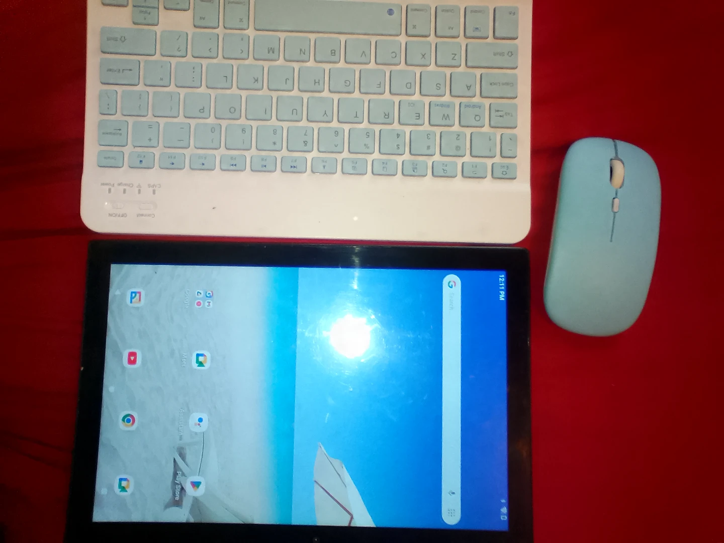Tablet with Keyboard and Mouse "10.5