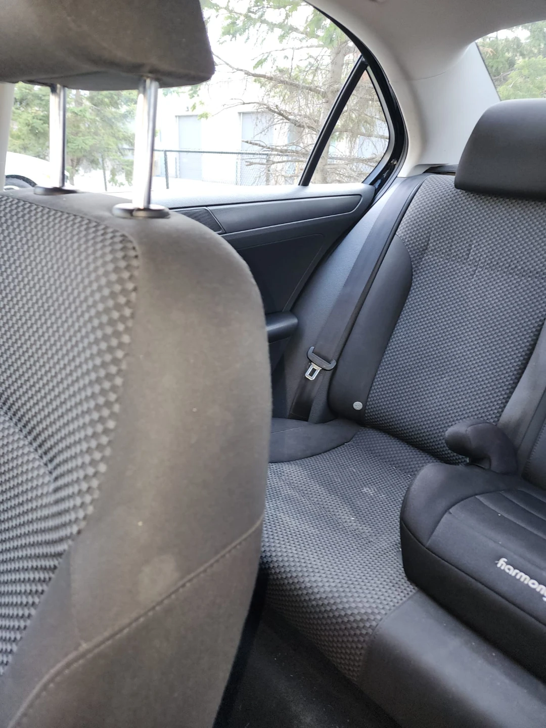 Volkswagen Jetta Sedan - photo 5