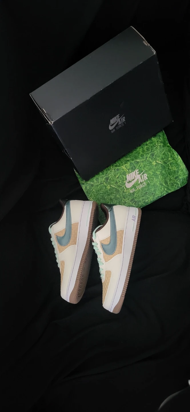 Nike Air Force 1 Sneakers