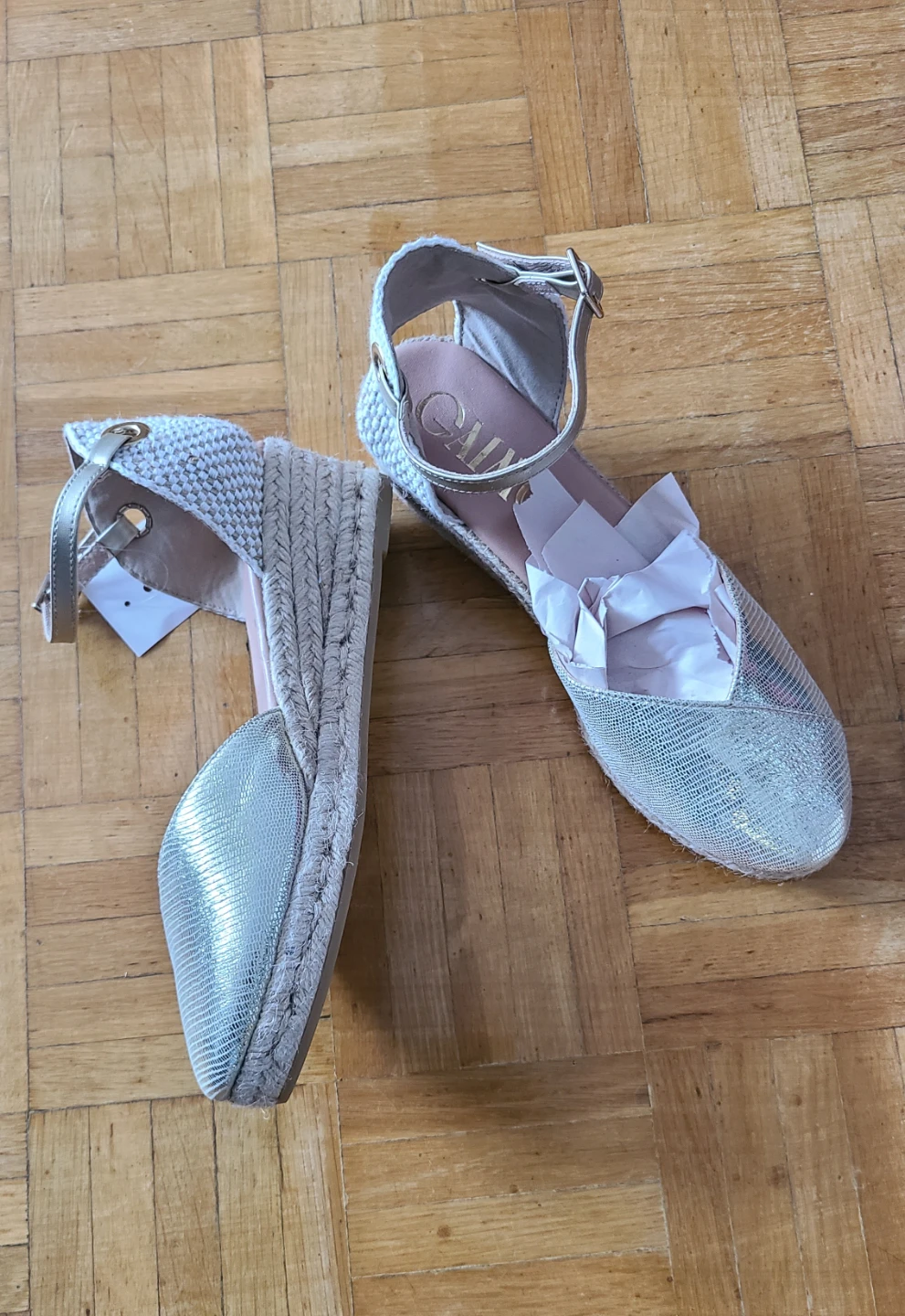 Women's Sandal - sz 10 (but fits like a size 9) - photo 4