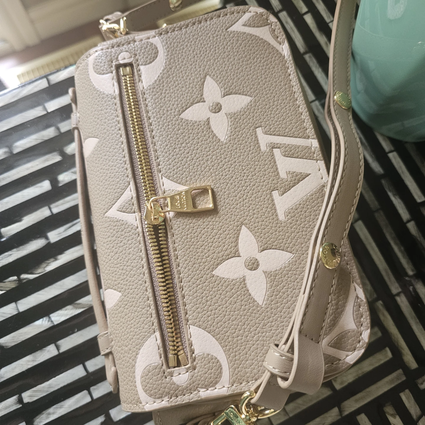 Louis Vuitton Mini Bag - photo 2