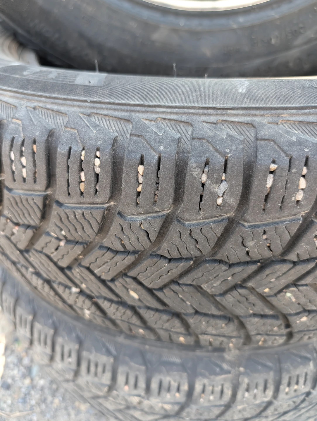 3 Michelin X-Ice Snow Winter Tires - photo 4