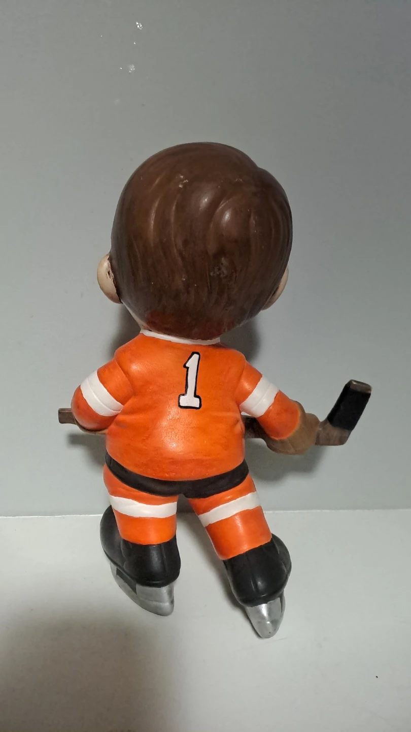 Ceramic Hockey Player Figurine - photo 2