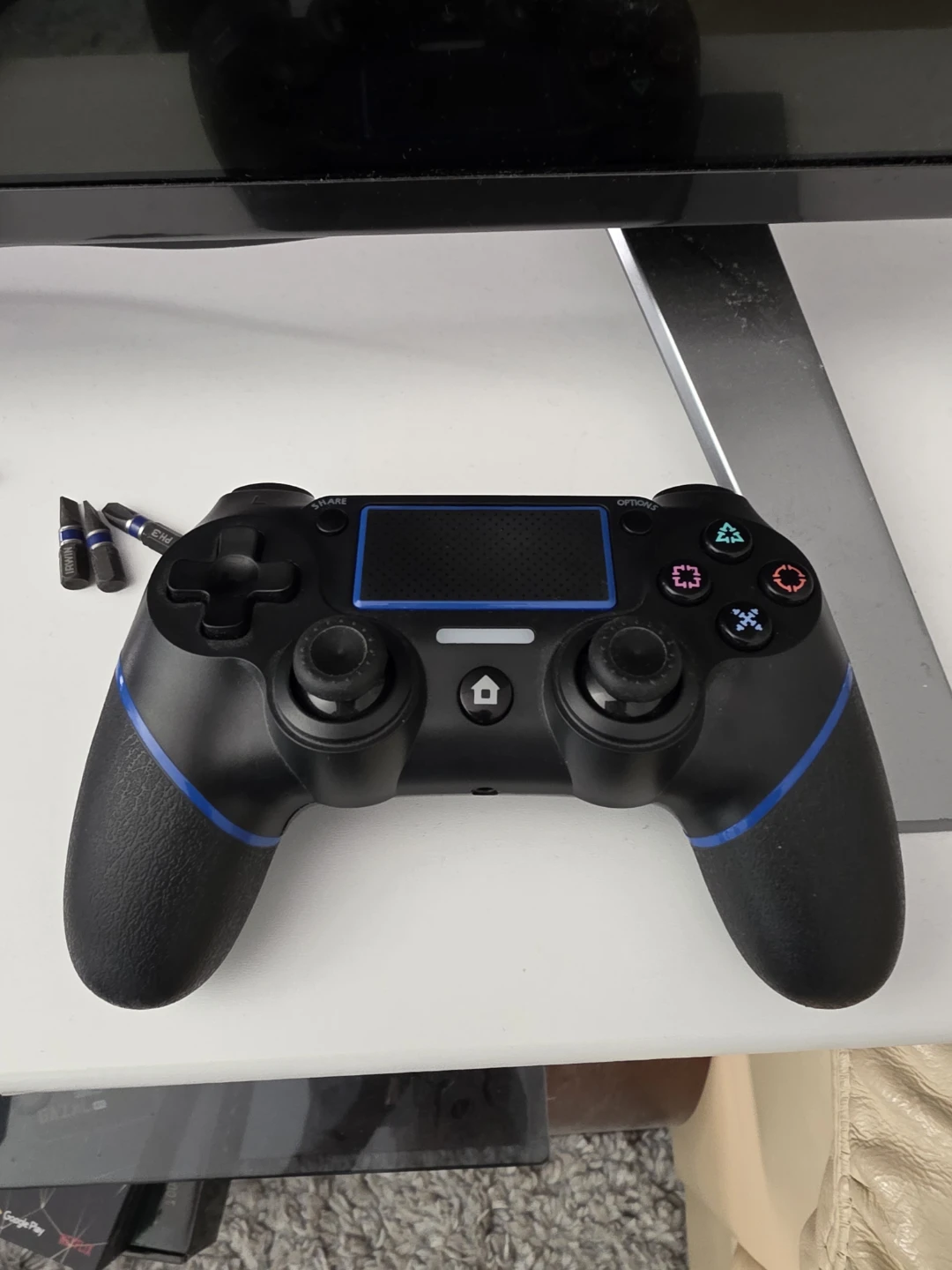 PS4 with one controller