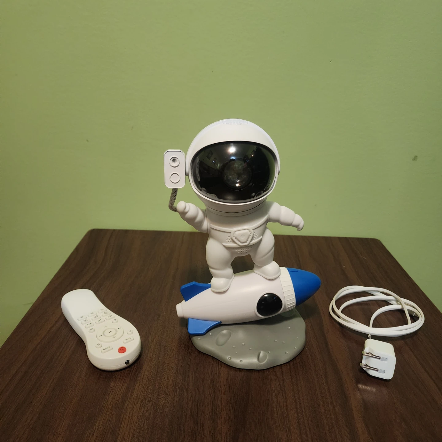 Open to offers Projector/speaker Astronaut Figure. - photo 2