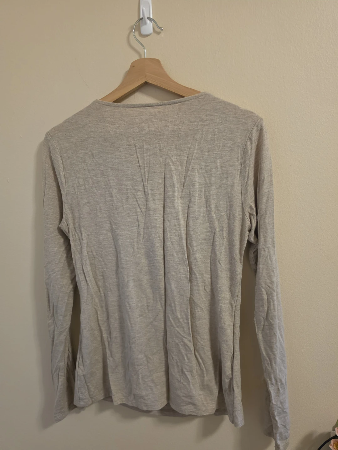 Beige Cowl Neck Long Sleeve Top, size S-M - photo 4