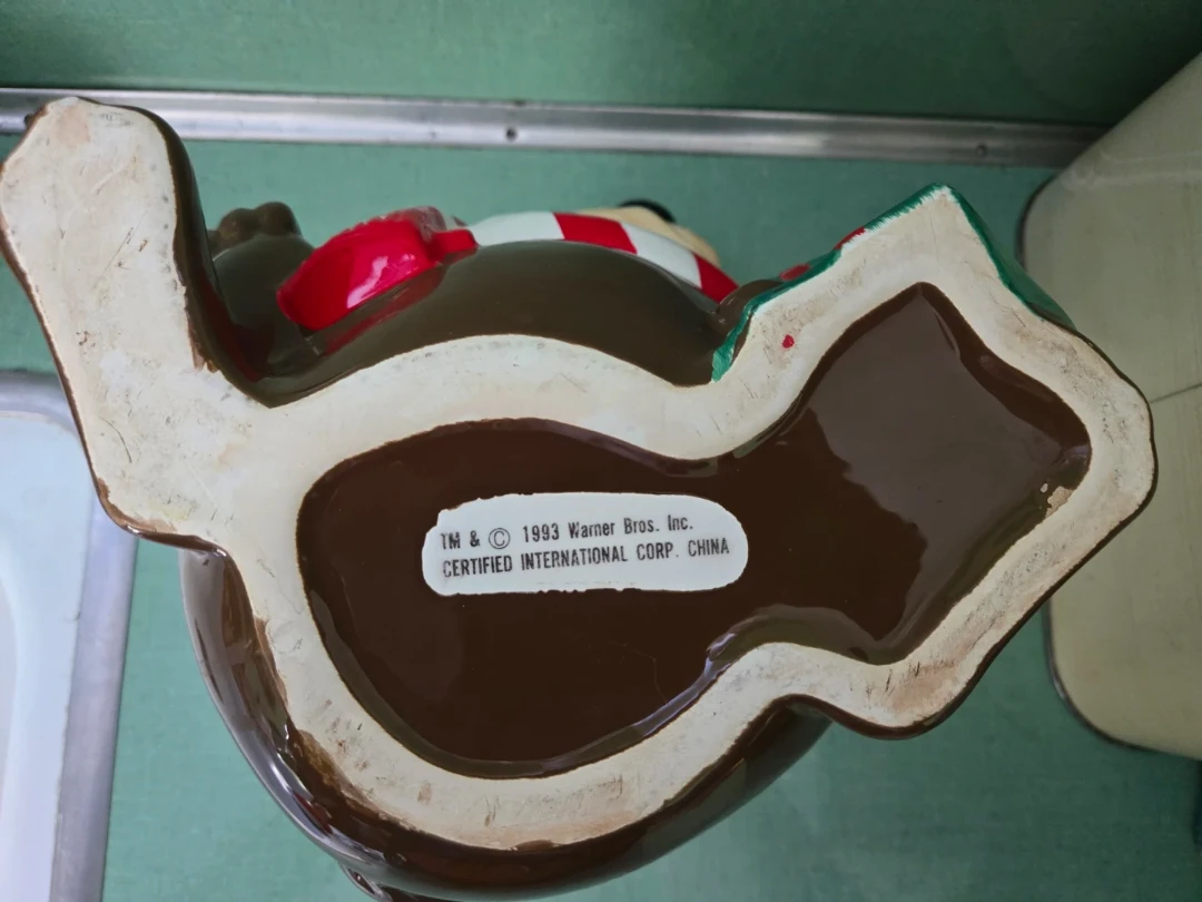 Tazmanian Devil Christmas Cookie Jar - photo 3