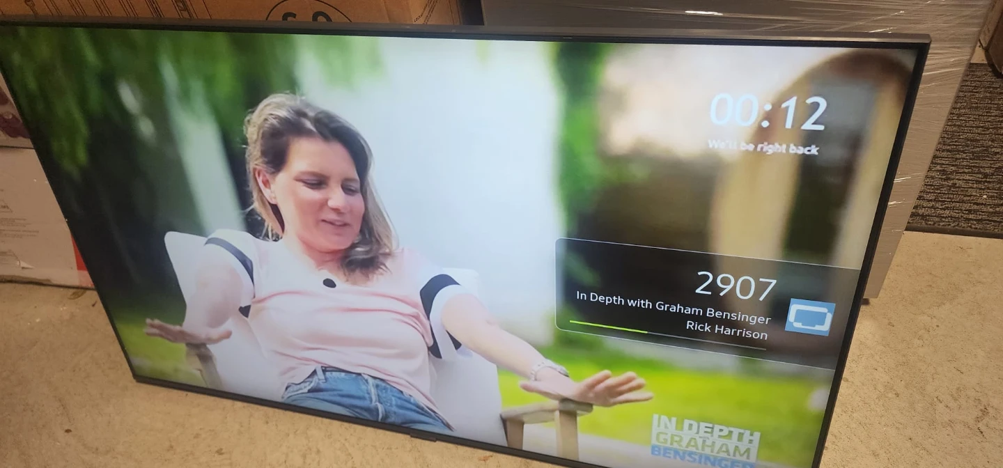 Samsung 50" 4K UHD HDR LED Tizen Smart TV - photo 2