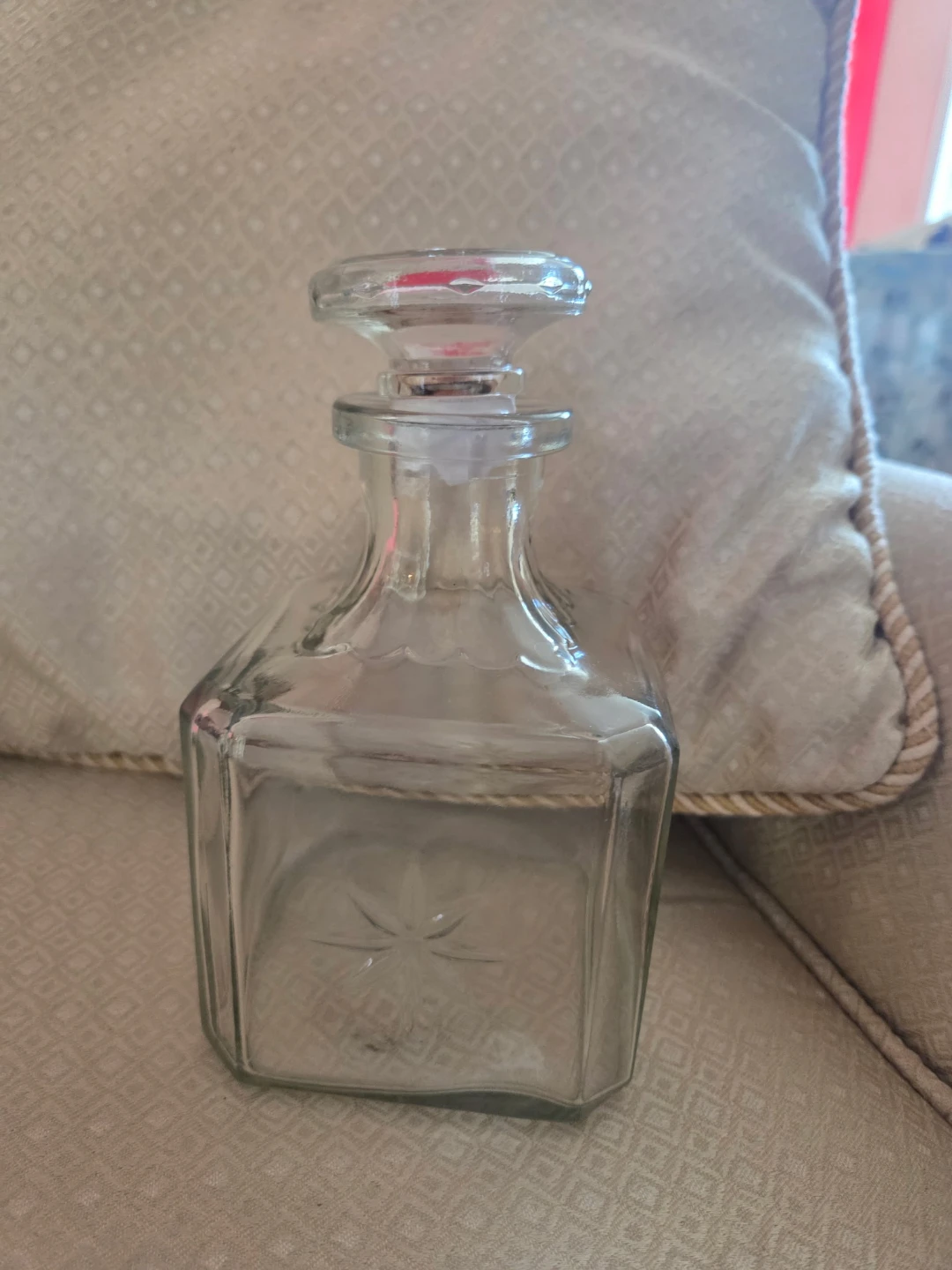 Glass Decanter with Stopper