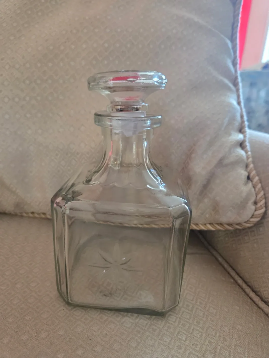 Glass Decanter with Stopper