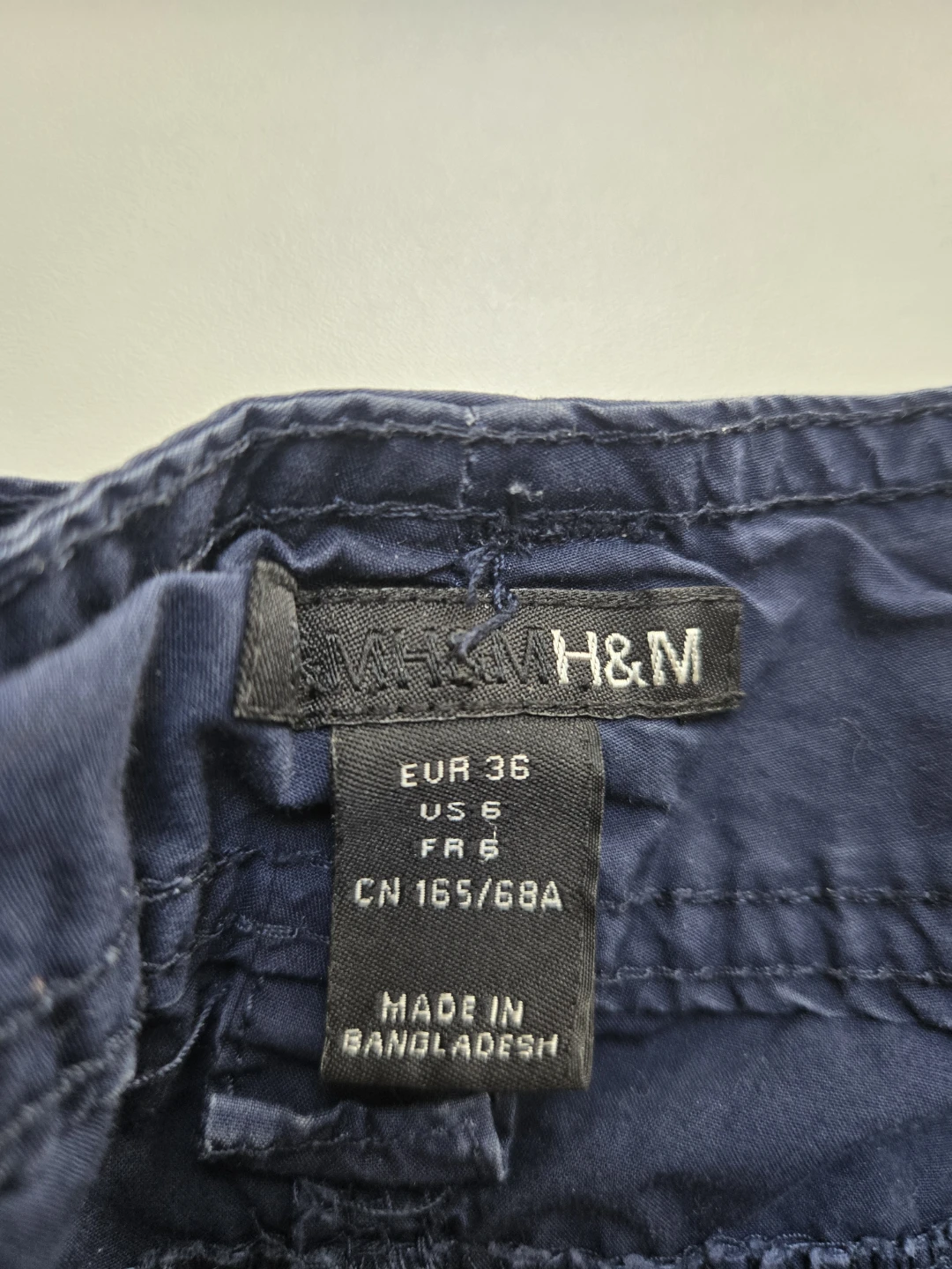 H&M Navy Cargo Capris Size US 6 - photo 2