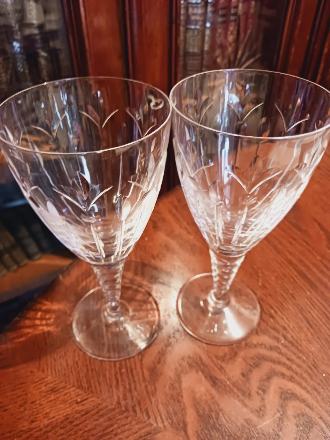 Set of 2 Crystal Wine Glasses. New! - photo 2