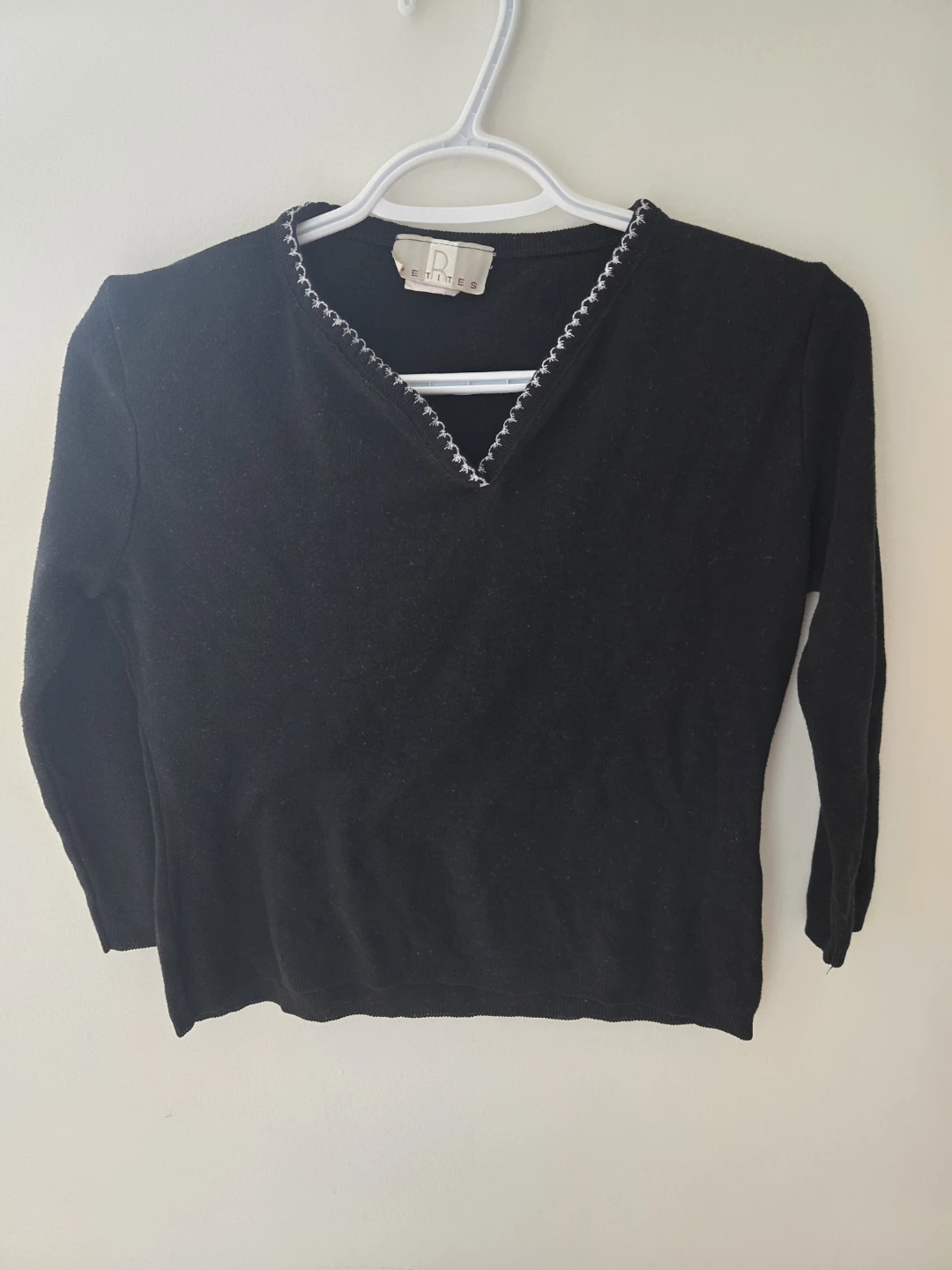 Black  V-neck Sweater -XS