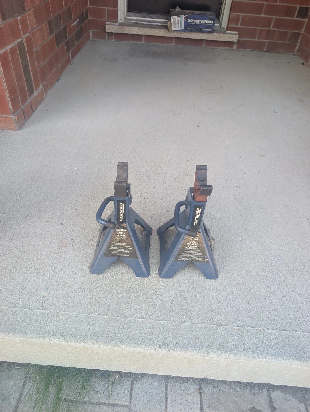 Jack stands