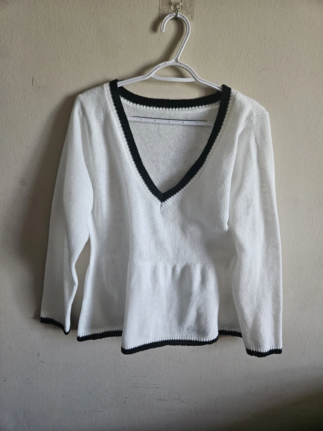 White V-neck Sweater with Black Trim - photo 2