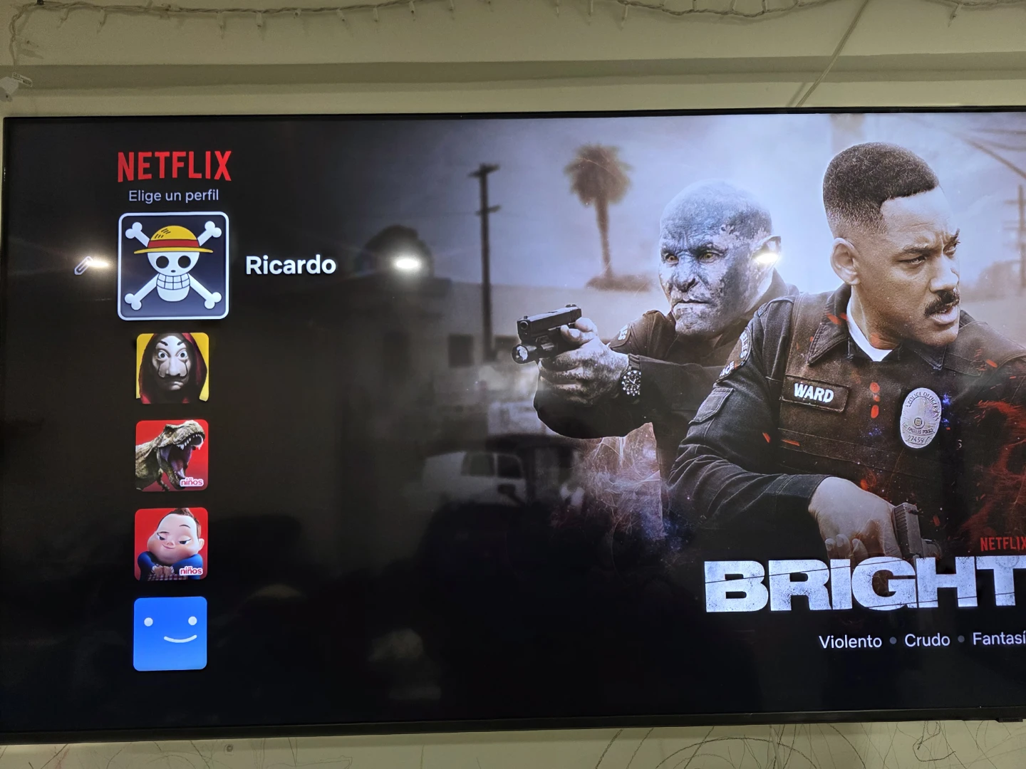 Samsung 55" Smart TV UN55RU8000FFXZA - photo 2