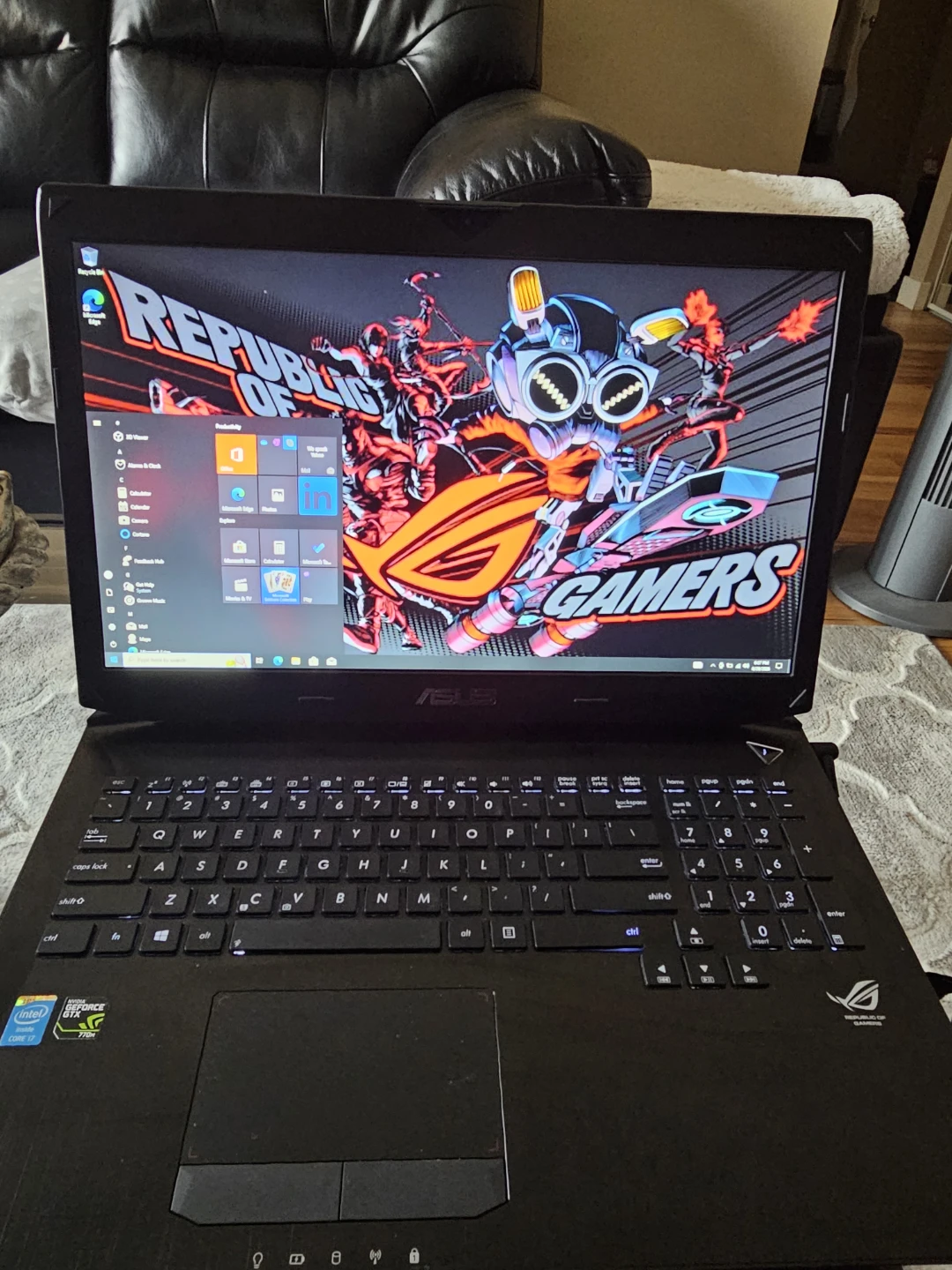 ASUS ROG G750 Series Gaming Laptop - photo 2