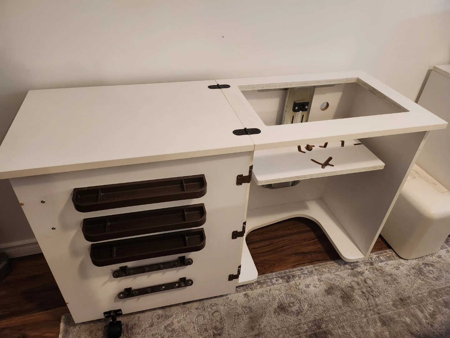 Sewing Machine Cabinet Table - photo 2