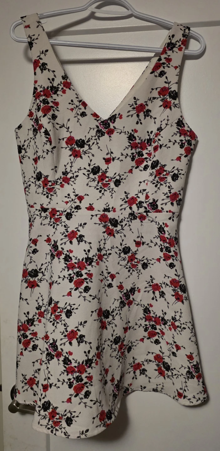 5 Women's large dresses - photo 3