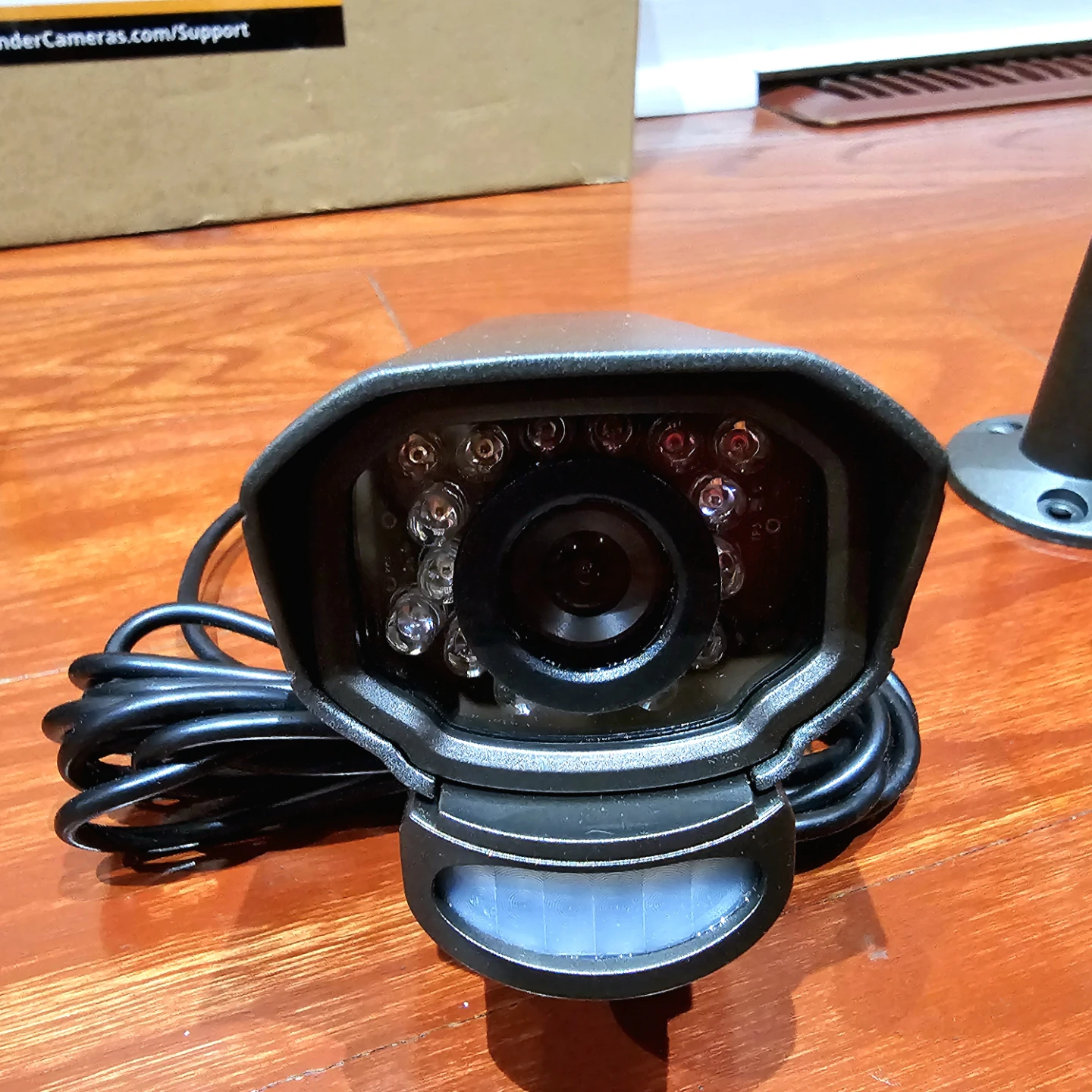 Defender PhoenixM2 Wireless Security Camera Indoor & Outdoor - photo 2
