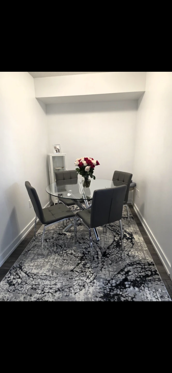 Dinning table with 4 chairs