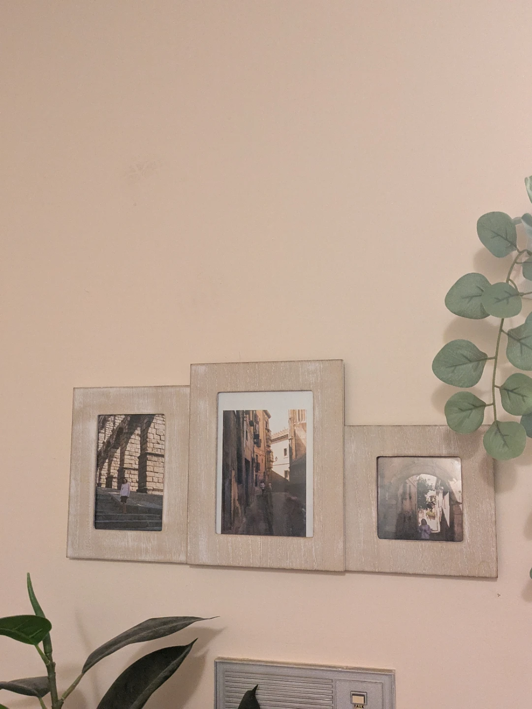 7 Mixed Art and Wooden Frames - photo 5
