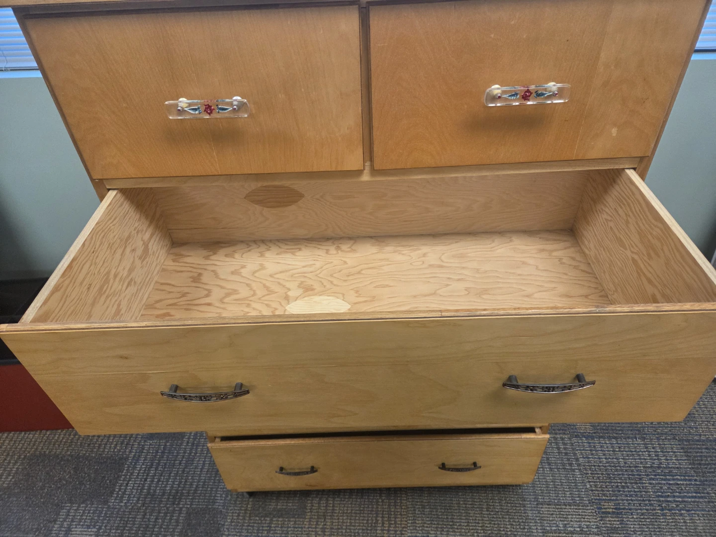 Light Wood Dresser with Decorative Drawer Pulls - photo 4