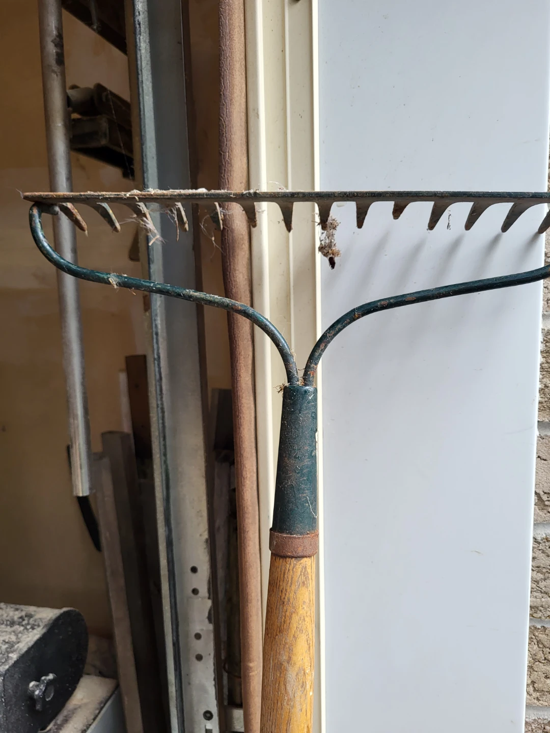 Garden Grade Rake Tool with Wooden Handle - photo 2
