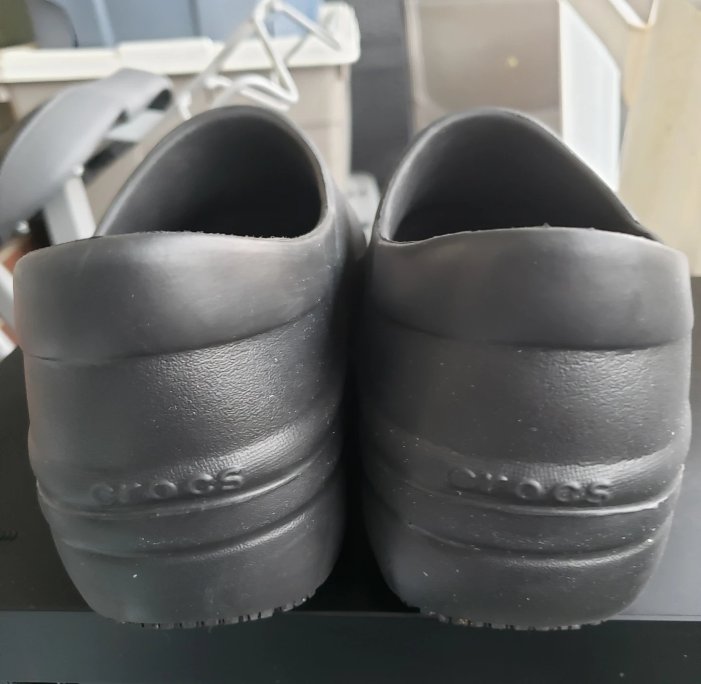 Crocs Women's Size 9 Slip-Resistant Clogs - photo 2