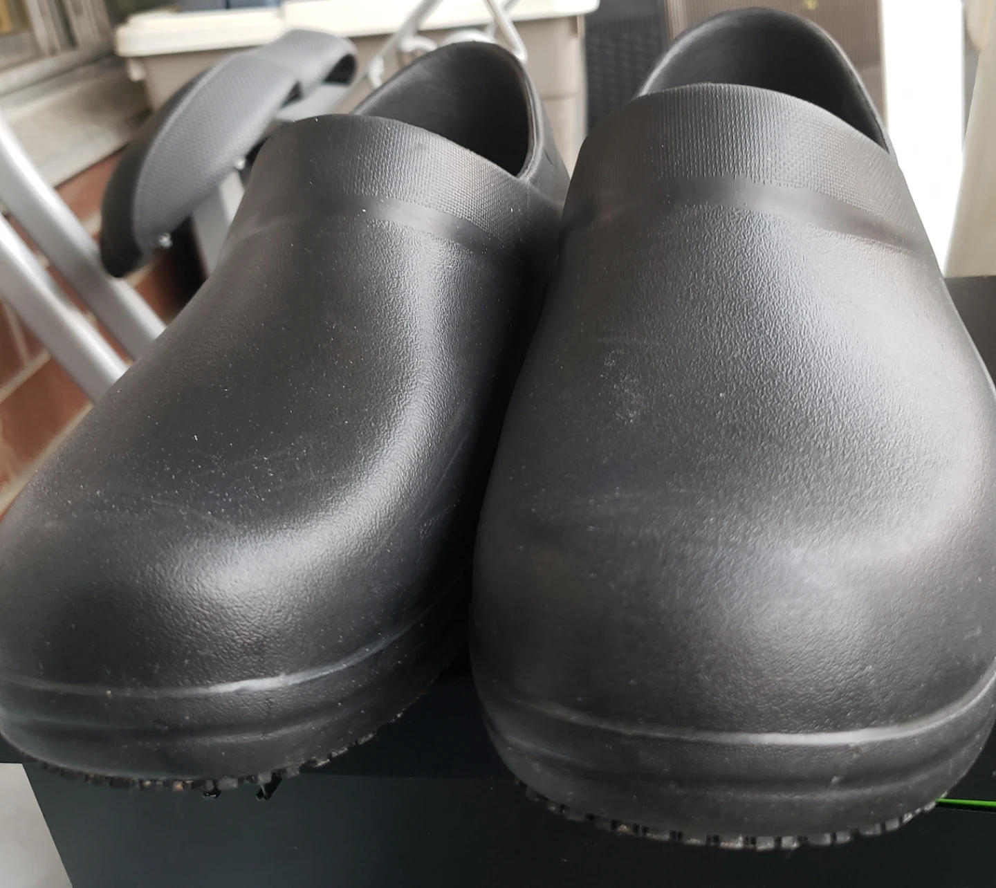 Crocs Women's Size 9 Slip-Resistant Clogs - photo 3