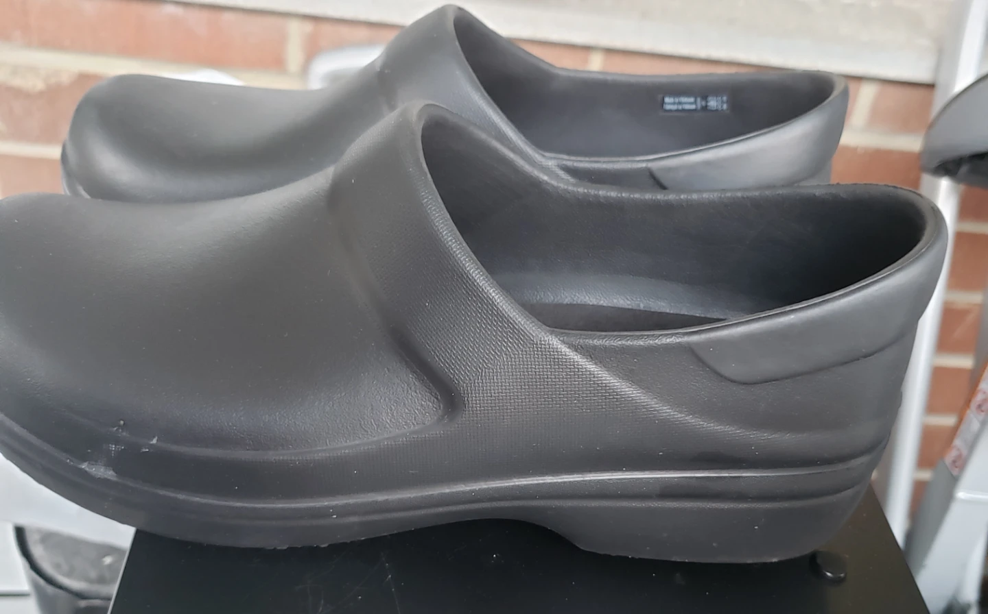 Crocs Women's Size 9 Slip-Resistant Clogs - photo 4