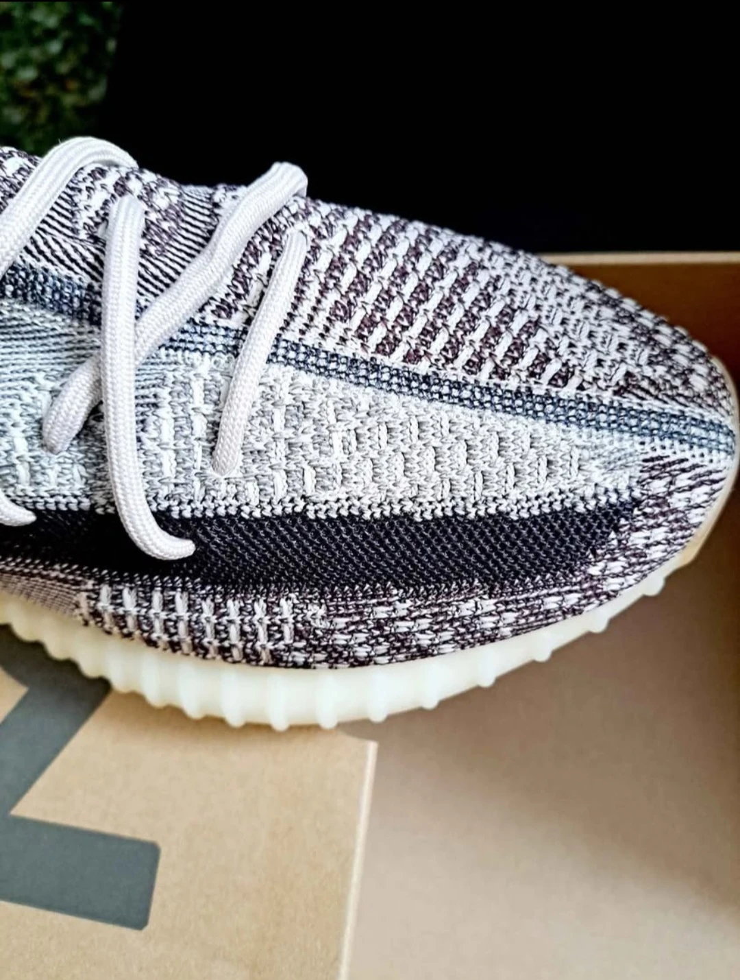 Adidas Yeezy Boost 350 V2 "Zyon" SZ 10.5 - photo 4