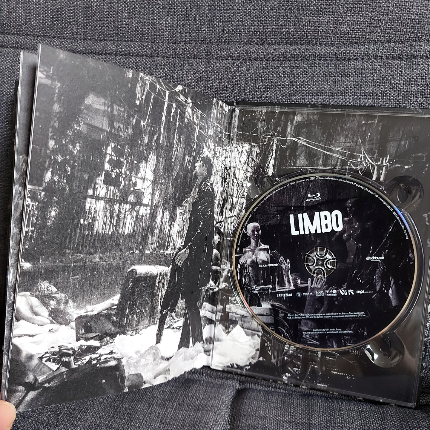 Limbo Blu-ray Film - photo 4