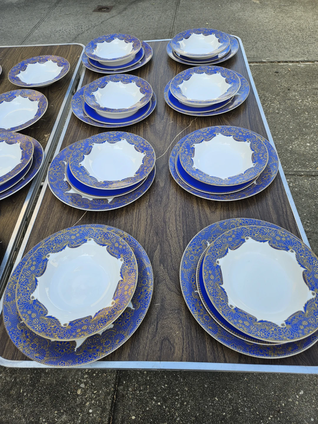 Beautiful Neiman marcus 36 piece Dinnerware Set - photo 2
