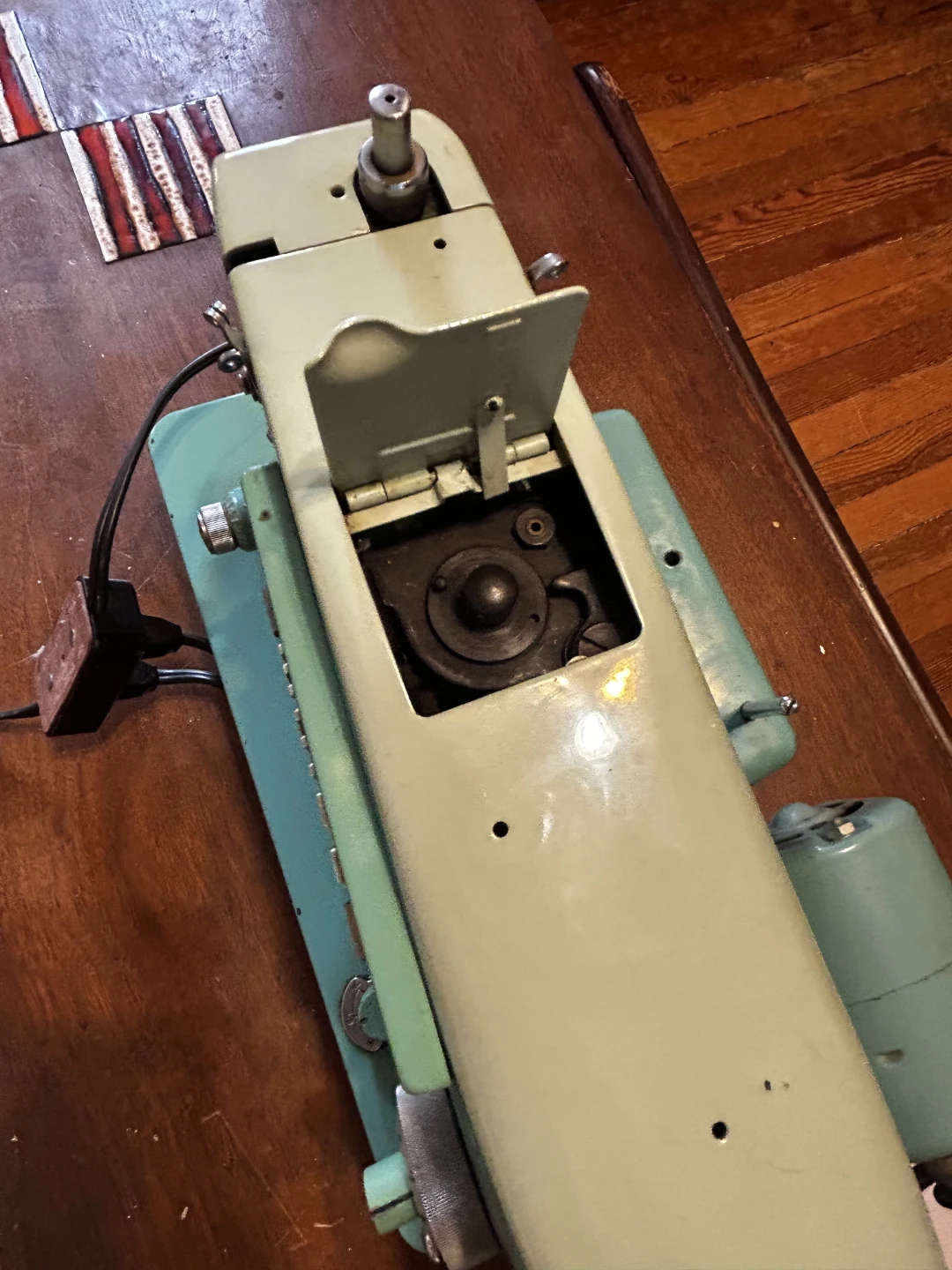 WHITE Zig Zag Sewing Machine Model 3355 - photo 5
