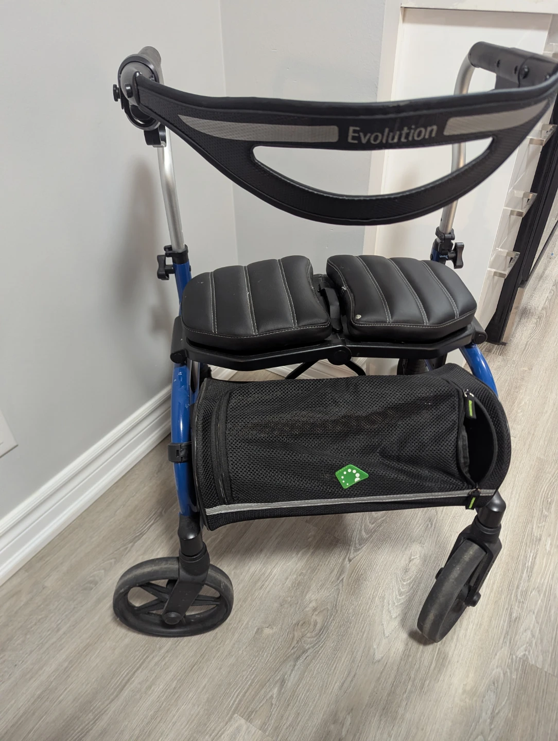 Evolution Trillium 4-Wheel Walker / Rollator - Premium Comfort - photo 2