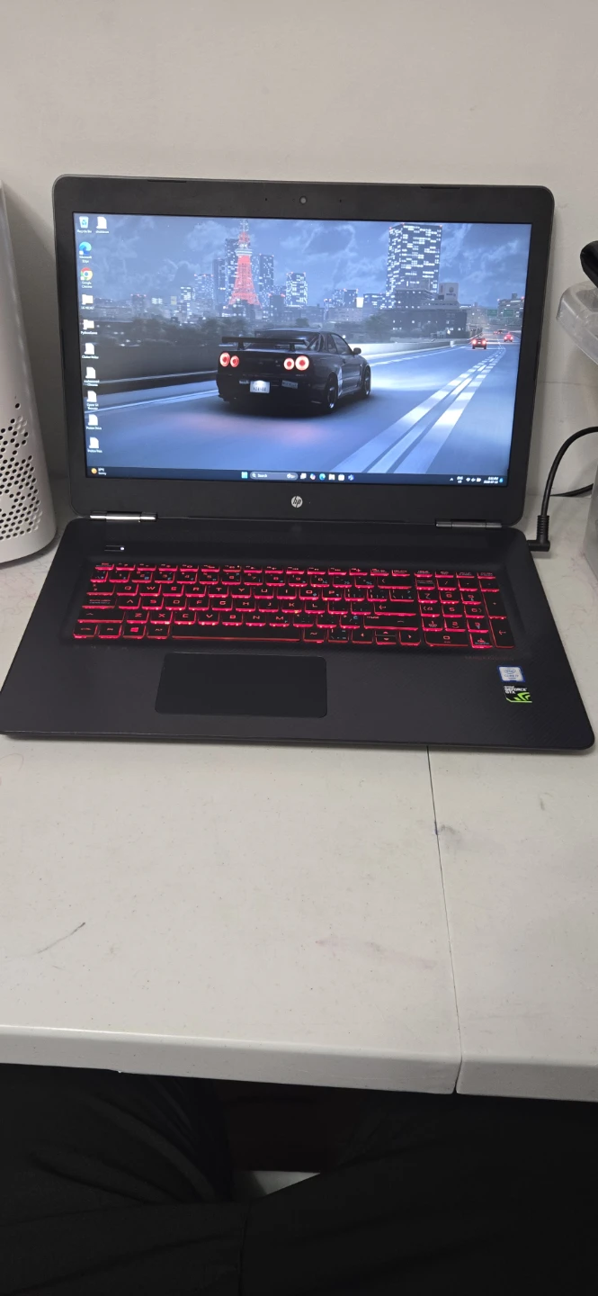 2000 GB  / 16 GB RAM  OMEN Gaming Laptop - CARBON fiber caseing