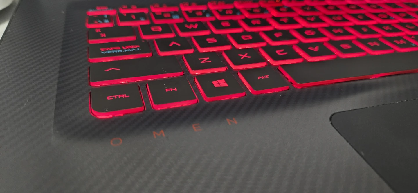 2000 GB  / 16 GB RAM  OMEN Gaming Laptop - CARBON fiber caseing - photo 3