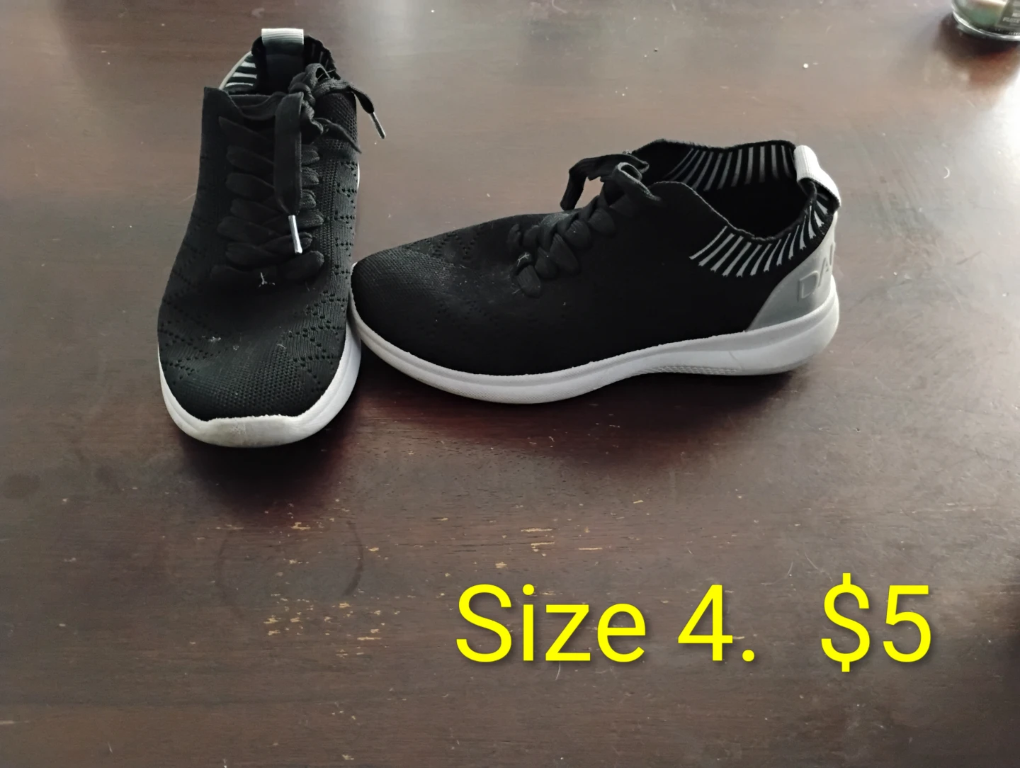 Female Shoes Size 4 - photo 2