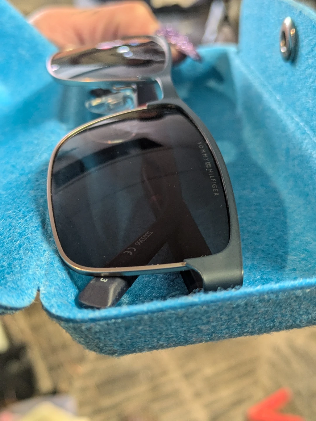 Tommy Hilfiger Sunglasses - photo 3