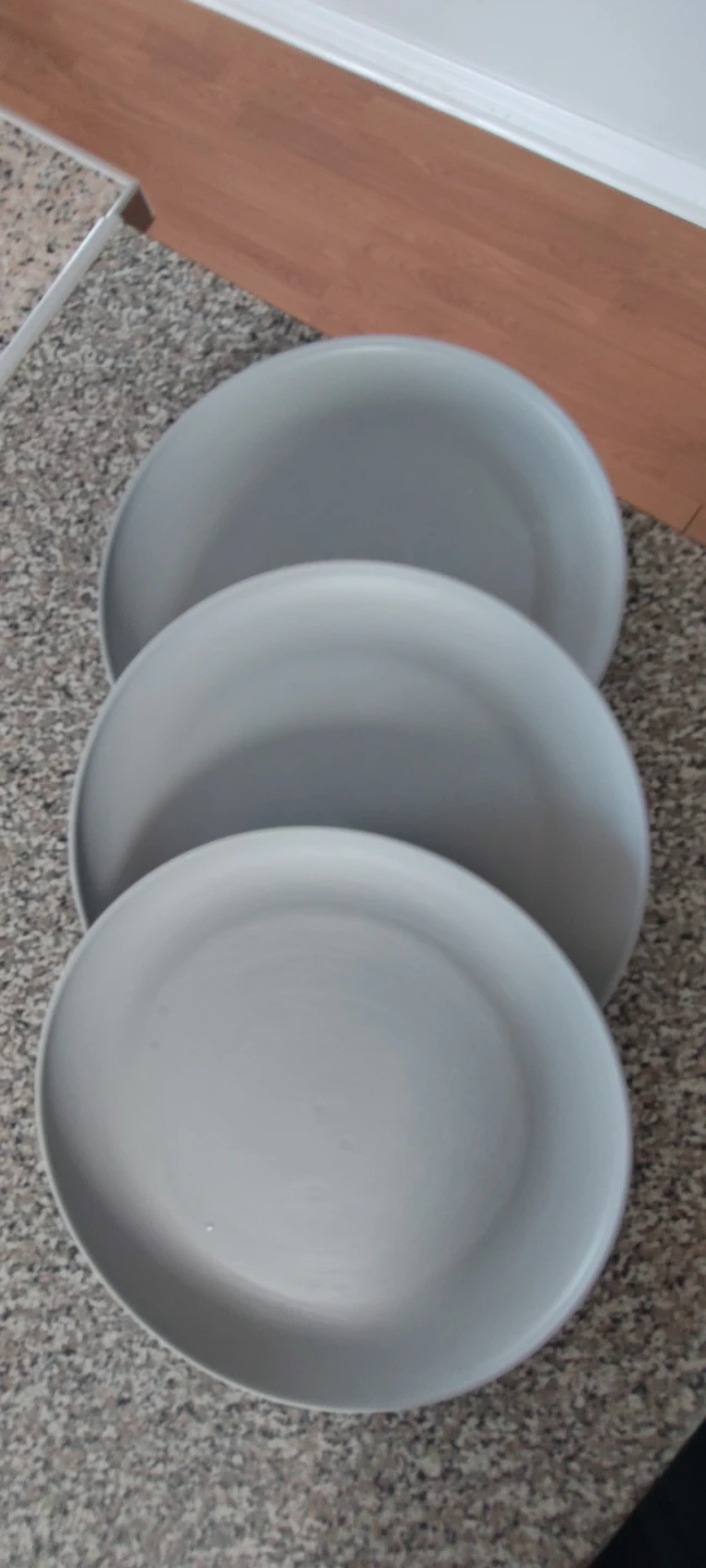 Set of 3 Grey Plastic Plates
