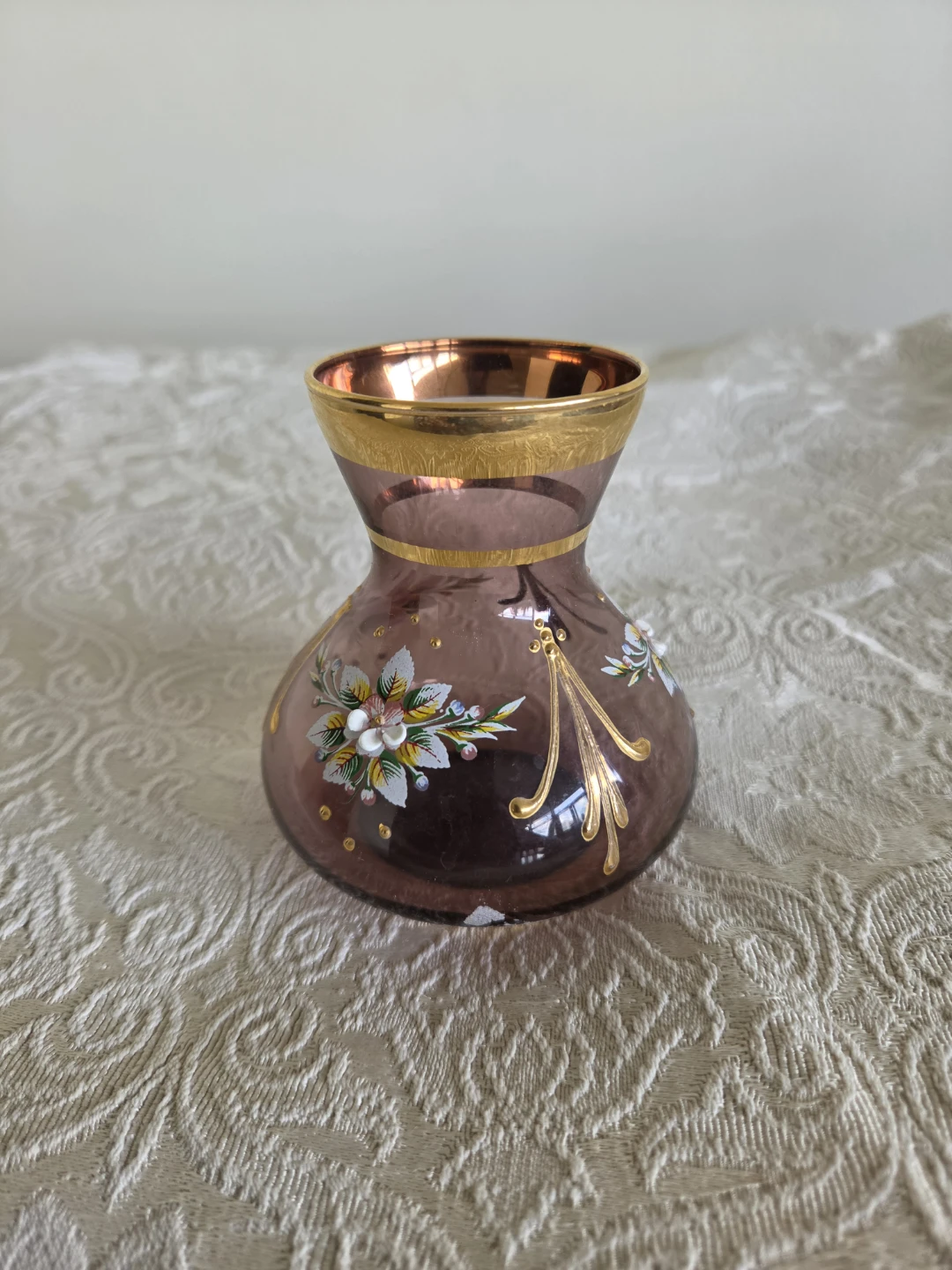Vintage Hand-Painted Glass Vase with Gold Trim - photo 2