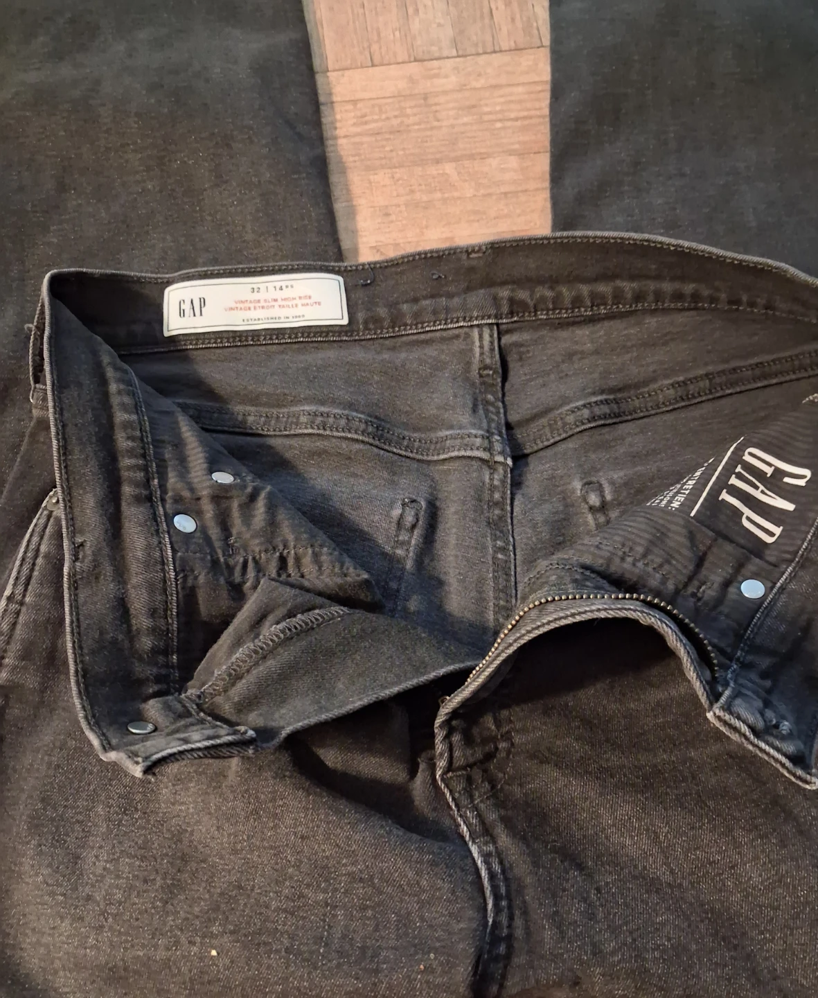 GAP Vintage Slim High Rise Jeans - Black