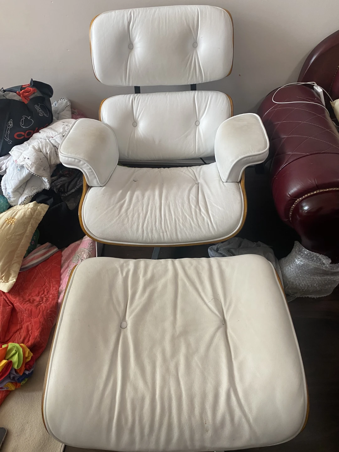 White Leather Lounge Chair and Ottoman - photo 2