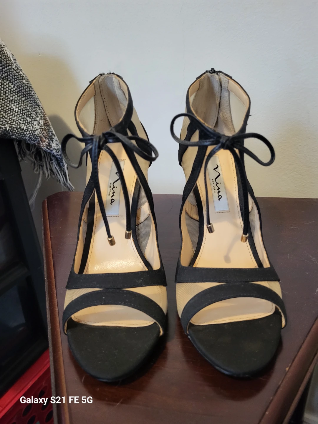 Nina New York Black Mesh & Suede Heels - photo 2