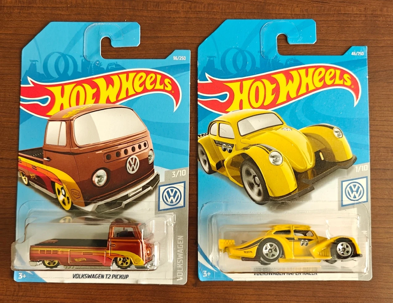 Hot Wheels Volkswagen T2 Pickup & Kafer Racer (new)