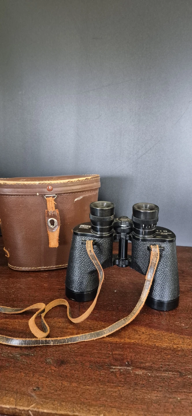 Carl Wetzlar Jenar binoculars with an original leather case.