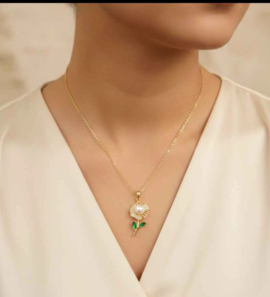 Flower Pendant Necklace (NEW)