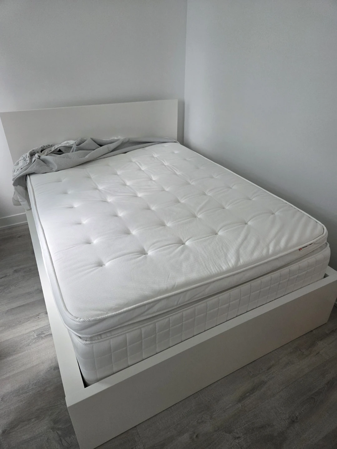 Ikea MALM Bed Frame Full Size + Mattress - photo 3